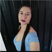 Profesora de matemáticas, con el amor, la amabilidad y el compromiso de enseñar a niños, y jóvenes